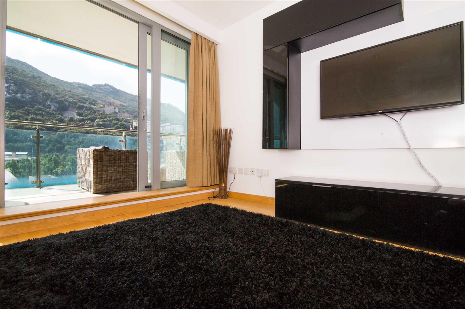 Image of Apartment - 3 Bedrooms - 2 Bathrooms for Rental in Royal Ocean Plaza-Gibraltar, Image 7